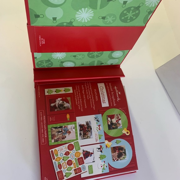 Hallmark Christmas Instant Scrap/Photo Book - Picture 12 of 14